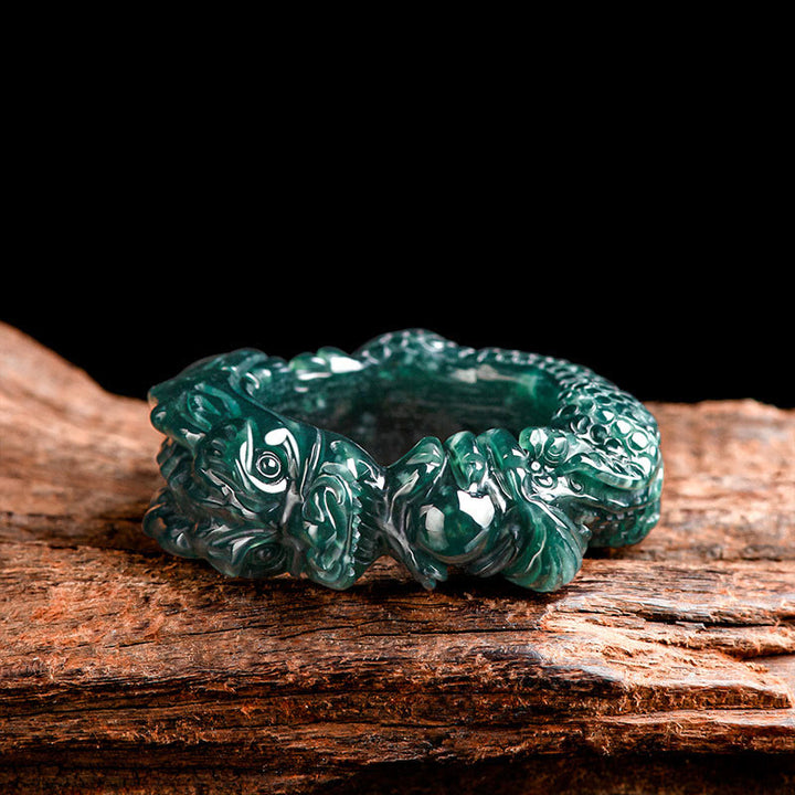 Anello di successo intagliato con drago di giada ciano naturale Buddha Stones