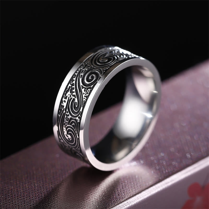 Anello in acciaio al titanio con motivo inciso a onde vintage e nuvole di buon auspicio