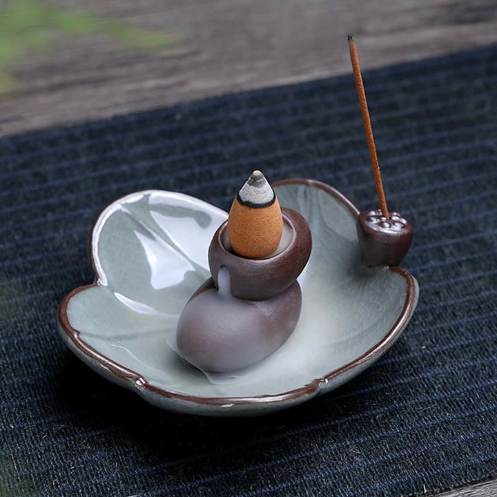 Bruciatore di incenso spirituale a riflusso quadrato in ceramica con fiore di prugna di loto