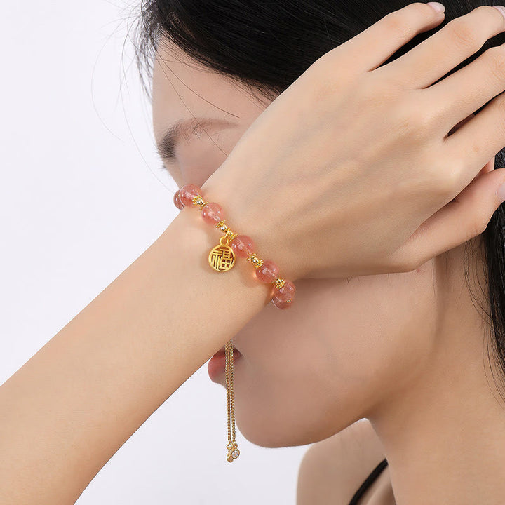 Bracciale con ciondolo positivo Fu Character Buddha Stones placcato oro 14K con quarzo fragola naturale