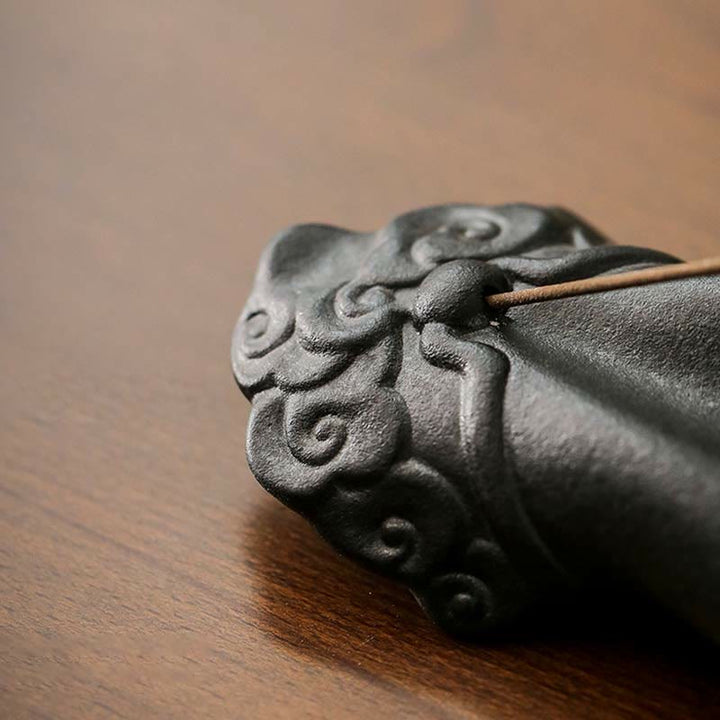 Bruciatore di incenso di benedizione con nuvole di buon auspicio in ceramica a mano di Buddha