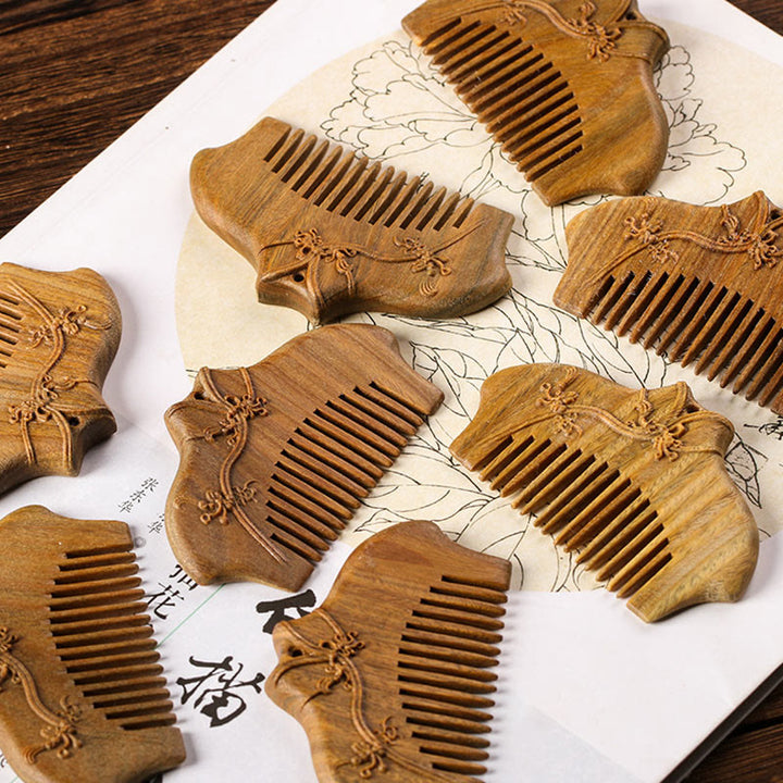 Pettine lenitivo inciso con motivo floreale in legno di sandalo verde Buddha Stones