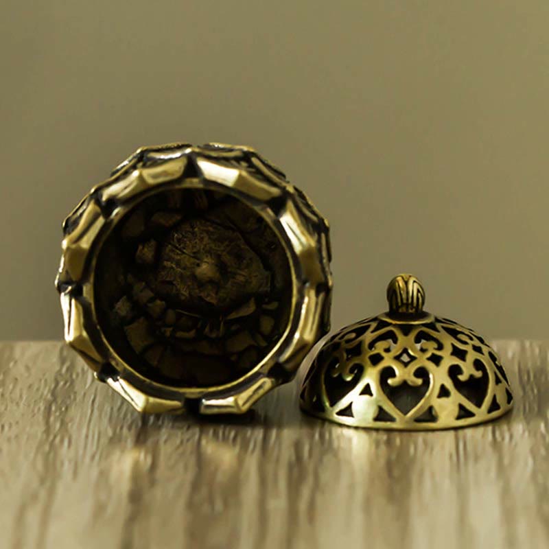 Bruciatore di incenso in rame per meditazione con motivo a loto tibetano in miniatura