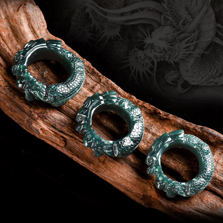 Anello di successo intagliato con drago di giada ciano naturale Buddha Stones