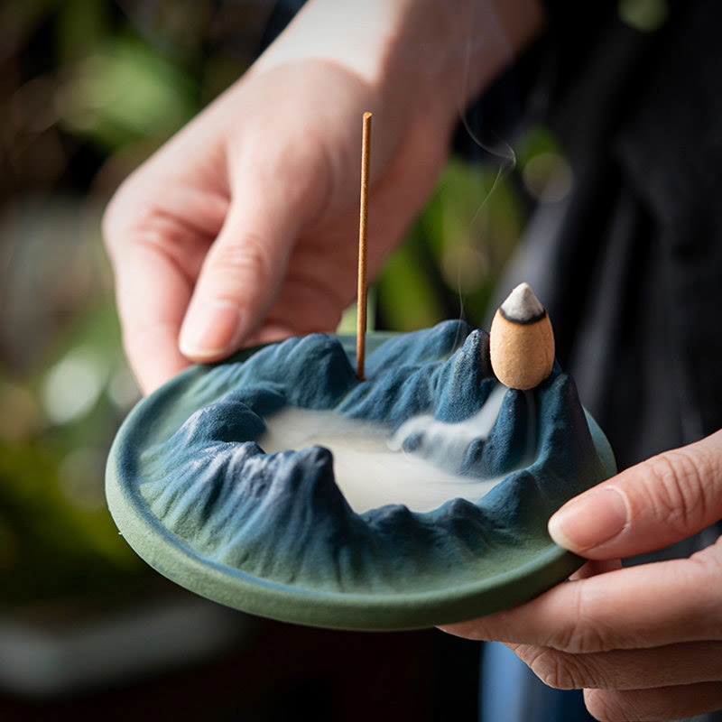 Bruciatore di incenso creativo Mountain River in ceramica con flusso di ritorno curativo