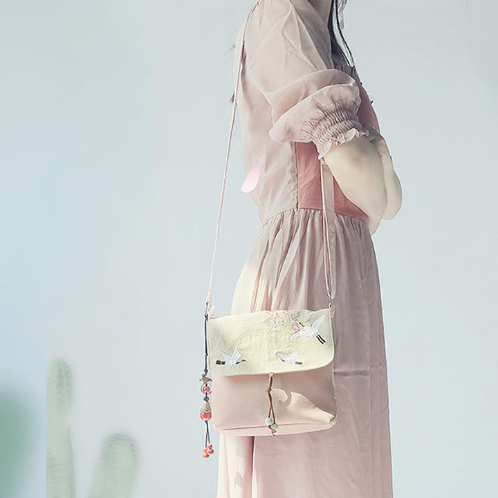 Borsa a tracolla in tela con fiori di prugna ricamati a mano , Buddha Stones, borsa a tracolla