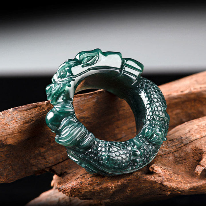 Anello di successo intagliato con drago di giada ciano naturale Buddha Stones