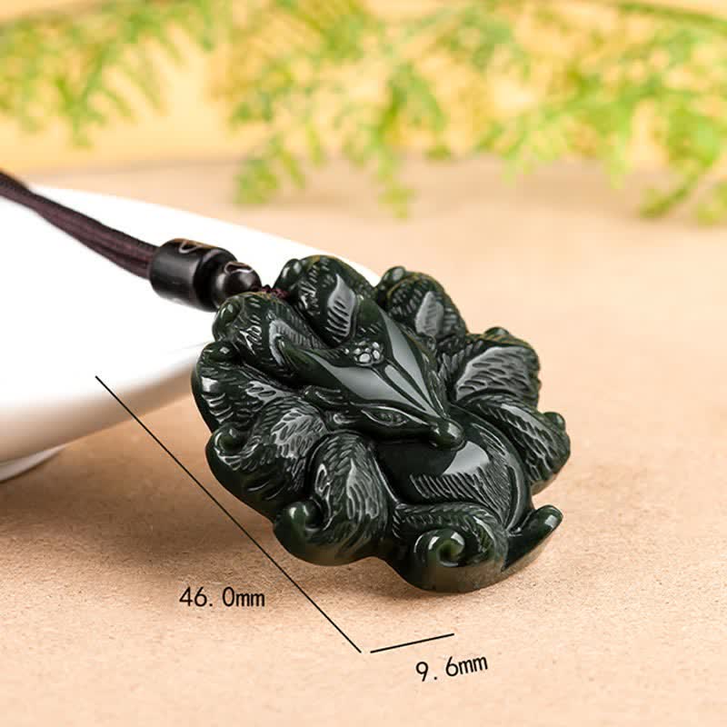 Collana con ciondolo a forma di volpe a nove code in giada ciano di Hetian