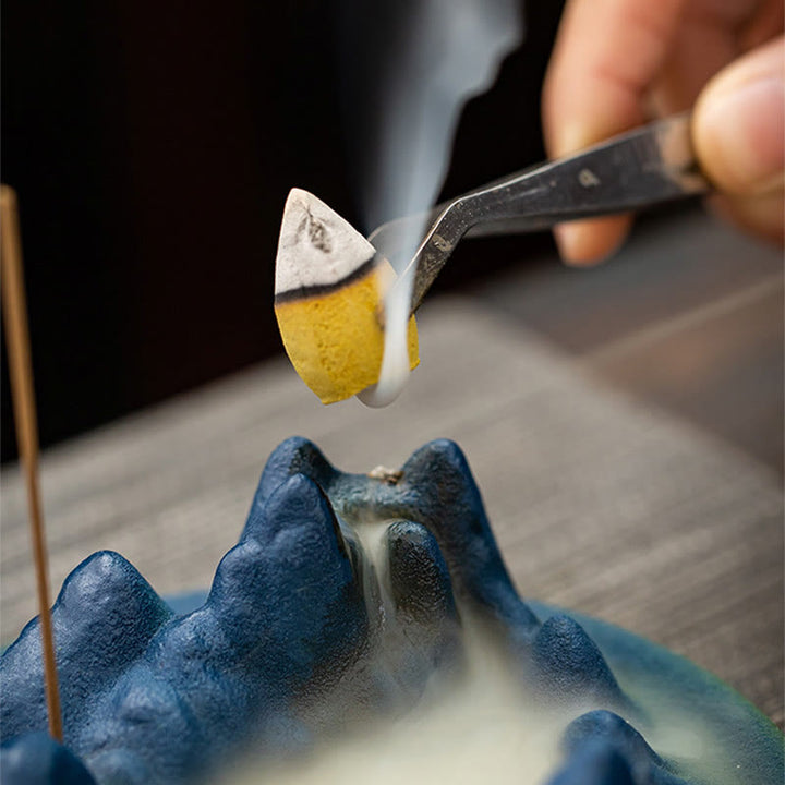 Bruciatore di incenso creativo Mountain River in ceramica con flusso di ritorno curativo