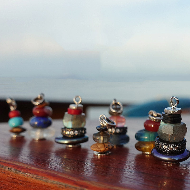 Collana con ciondolo calmante in labradorite con vari cristalli e Buddha Stones Zen Cairn - image 36