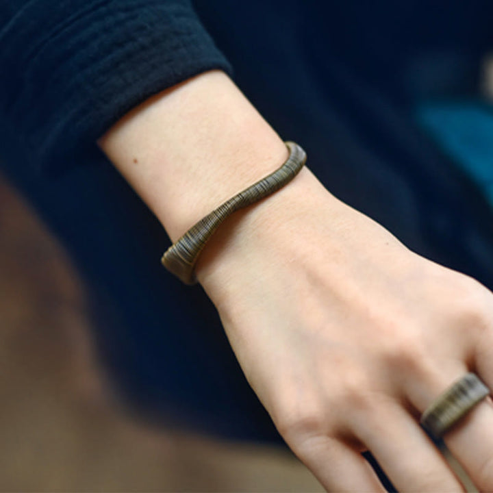 Bracciale regolabile con polsino in rame avvolto con Buddha Stones dal design semplice e fortuna e ricchezza