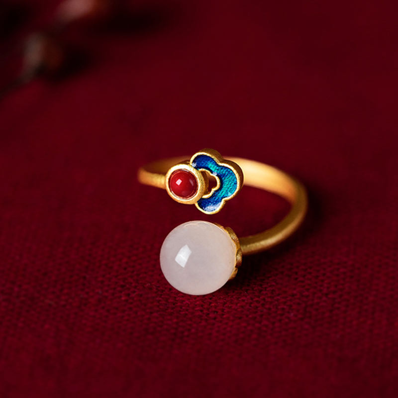 Anello di giada bianca con nuvola propizia e benedizione