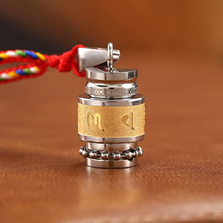 Buddha Stones Tibet Om Mani Padme Hum Shurangama Mantra Titanio Acciaio Saggezza Amuleto Collana Pendente - 1,2 cm*1,8 cm - Oro - Spago colorato - image 3