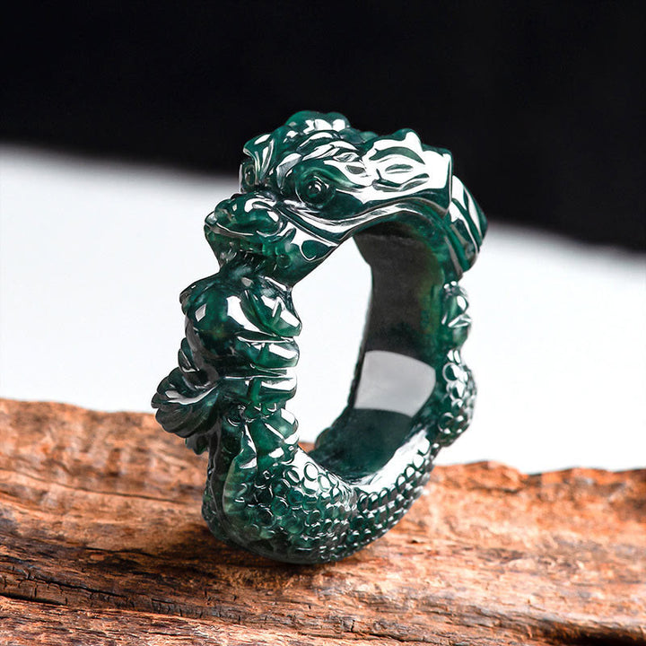 Anello di successo intagliato con drago di giada ciano naturale Buddha Stones