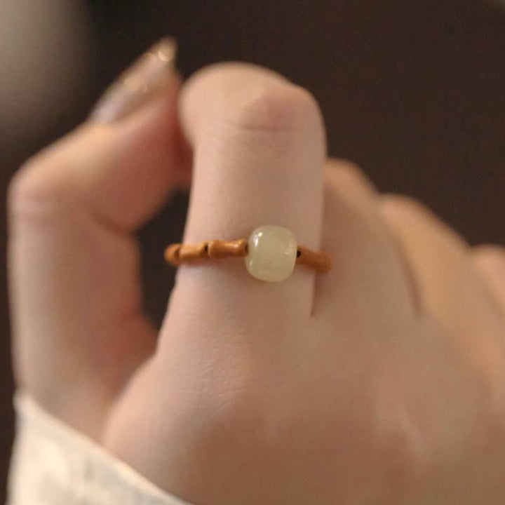 Anello portafortuna di bambù e perline di giada Hetian