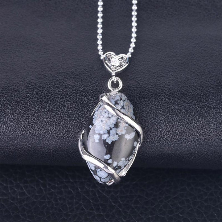 Collana con ciondolo in pietra di cristallo naturale con motivo a marquise Buddha Stones