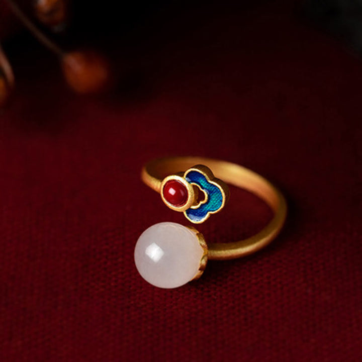Anello di giada bianca con nuvola propizia e benedizione