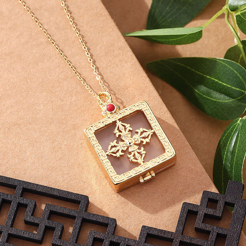 Collana con ciondolo portafortuna con protezione Dorje doppio in giada bianca placcata in oro 24K