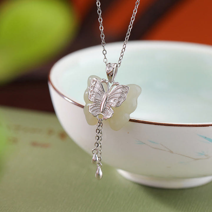 Collana con ciondolo a forma di farfalla in giada bianca Hetian, placcata in argento sterling 925, con Buddha Stones e ciondolo a forma di farfalla in giada bianca Hetian.