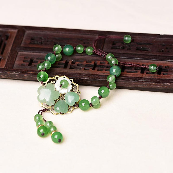 Braccialetto con fiori pendenti in giada verde naturale Buddha Stones Luck