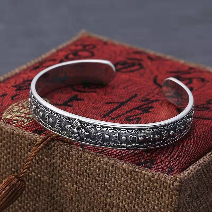 Bracciale rigido con Buddha Stones in argento sterling 925 Om Mani Padme Hum con doppio Dorje inciso e saggezza