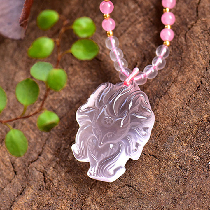 Collana con ciondolo a forma di volpe a nove code in cristallo rosa naturale Buddha Stones