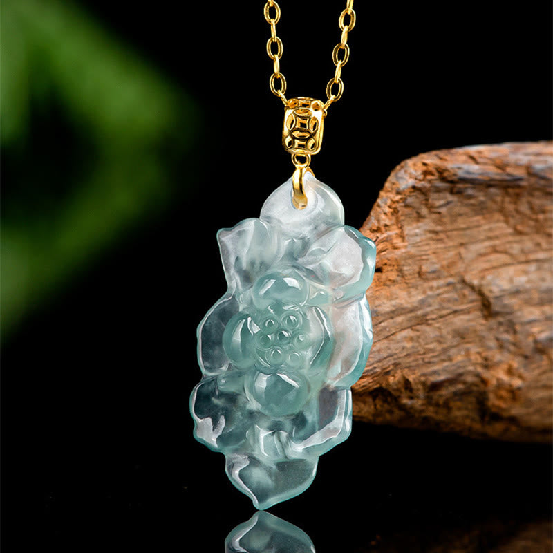 Collana con ciondolo della prosperità con motivo a loto in giada naturale in oro 18 carati Buddha Stones - image 2