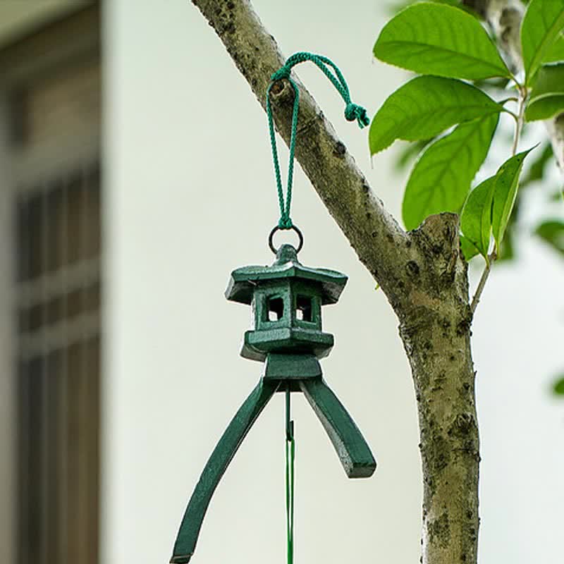 Campanello di buon auspicio appeso al muro, decorazione fatta a mano per la casa
