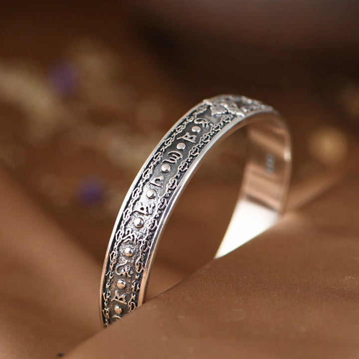 Bracciale rigido con Buddha Stones in argento sterling 925 Om Mani Padme Hum con doppio Dorje inciso e saggezza