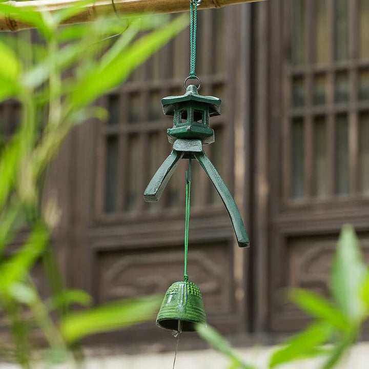 Campanello di buon auspicio appeso al muro, decorazione fatta a mano per la casa