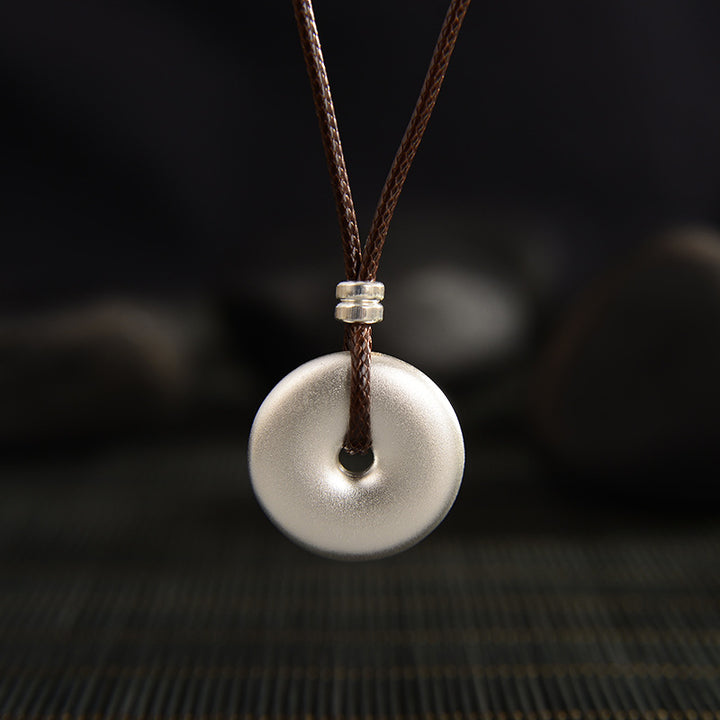 Collana con ciondolo con fibbia rotonda in argento sterling 999 con Buddha Stones e protezione per la pace