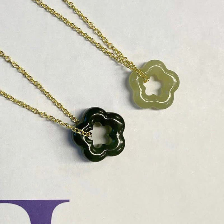 Collana con ciondolo con ciondolo floreale in giada ciano Buddha Stones , delicata giada Hetian
