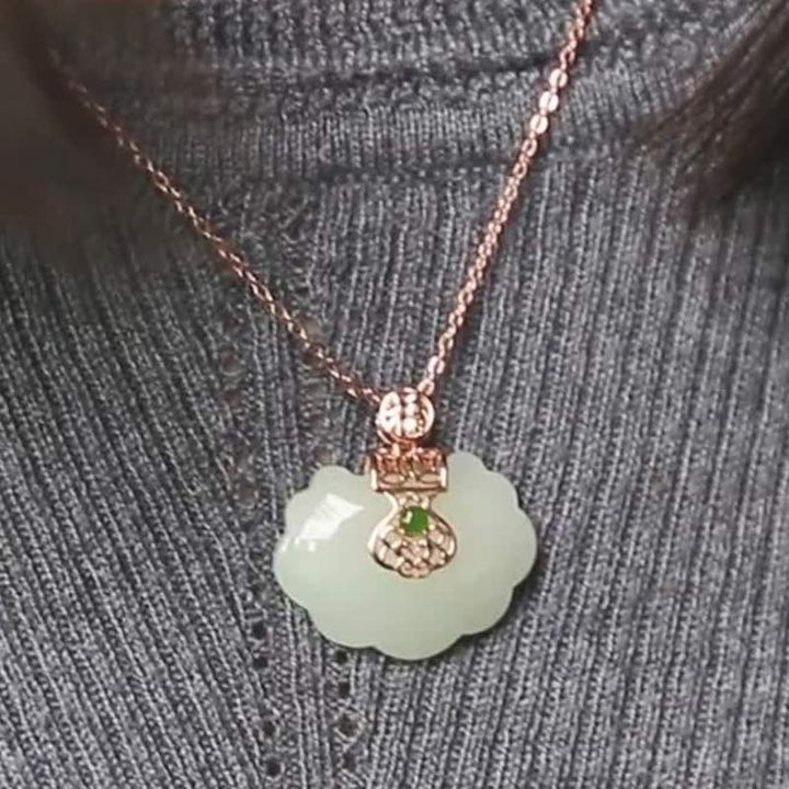 Collana con ciondolo a forma di catena in argento sterling 925 con giada bianca e benedizione della felicità