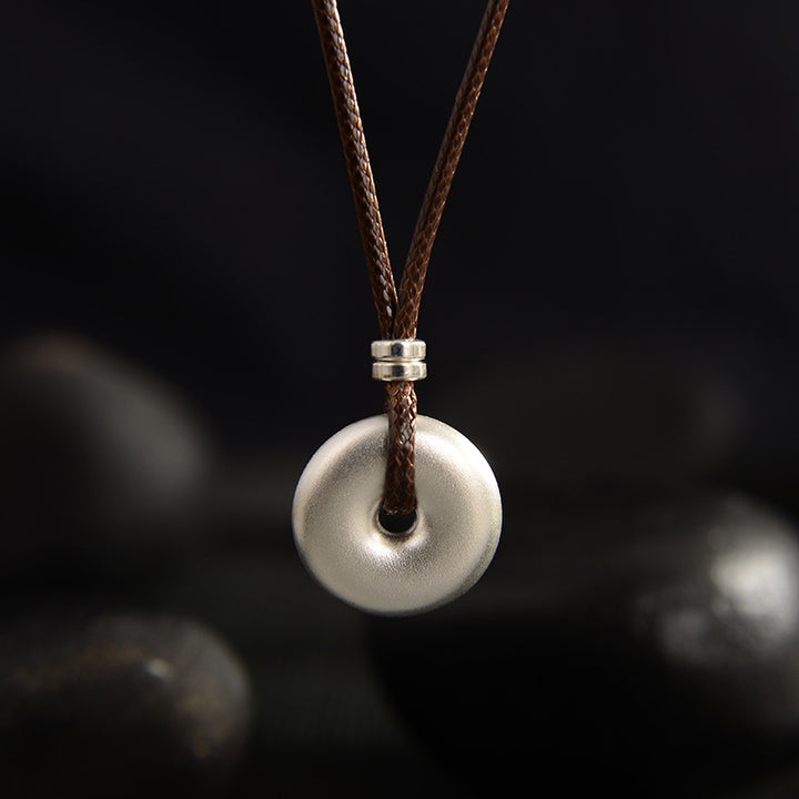 Collana con ciondolo con fibbia rotonda in argento sterling 999 con Buddha Stones e protezione per la pace