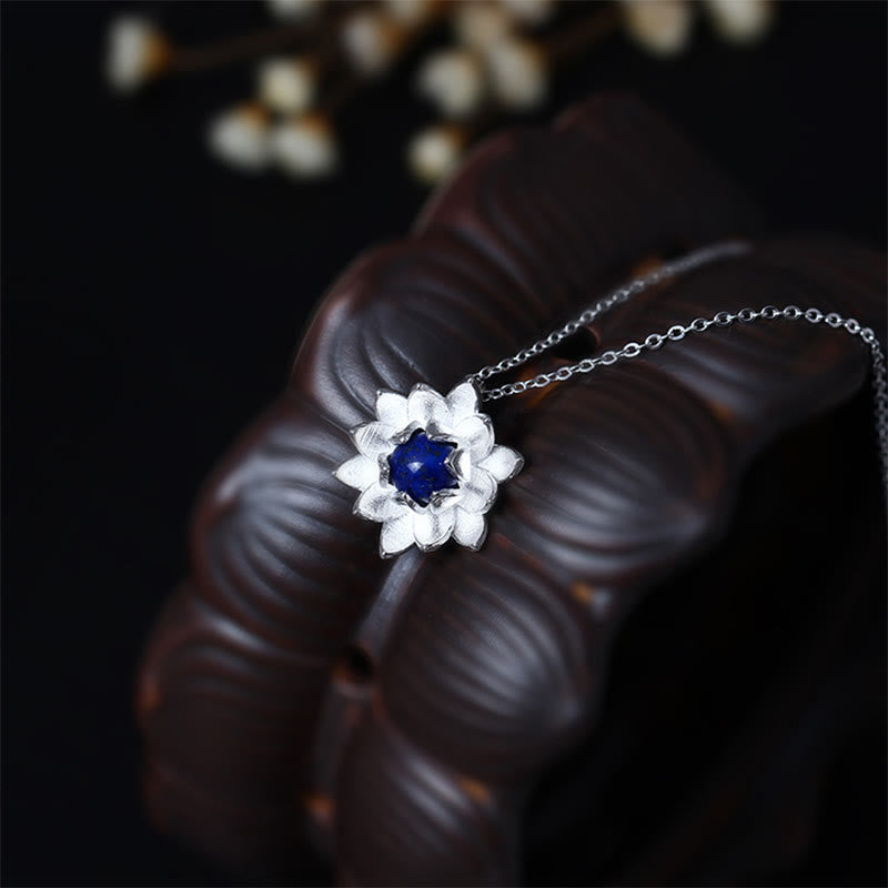 Collana con ciondolo a forma di fiore di loto in argento sterling 925 con pietre Buddha Stones e lazurite - image 3