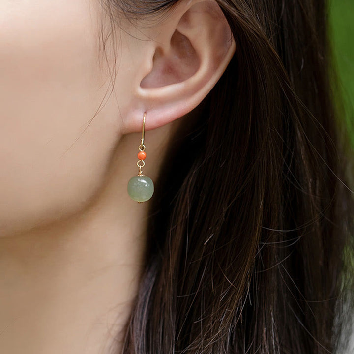 Orecchini pendenti con ciondolo a forma di goccia Buddha Stones in argento sterling 925 placcato oro 14K, giada di Hetian, agata rossa e portafortuna