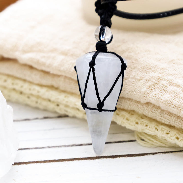Collana con ciondolo a punta in pietra naturale Buddha Stones
