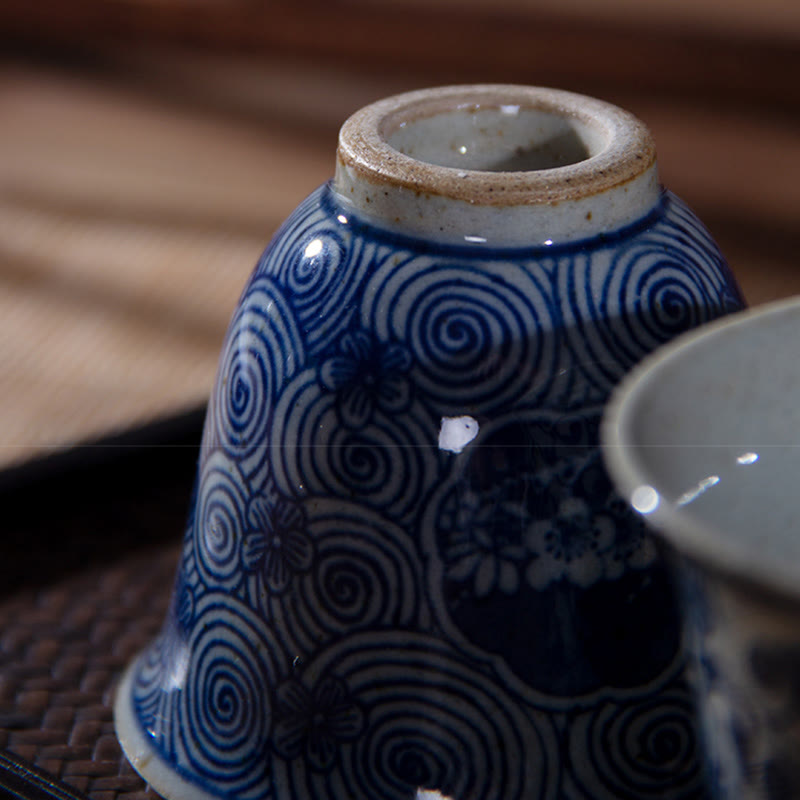 Buddha Stones Jingdezhen porcellana blu e bianca dipinta a mano fiore di loto prugna tazza da tè in ceramica tazze da tè Kung Fu
