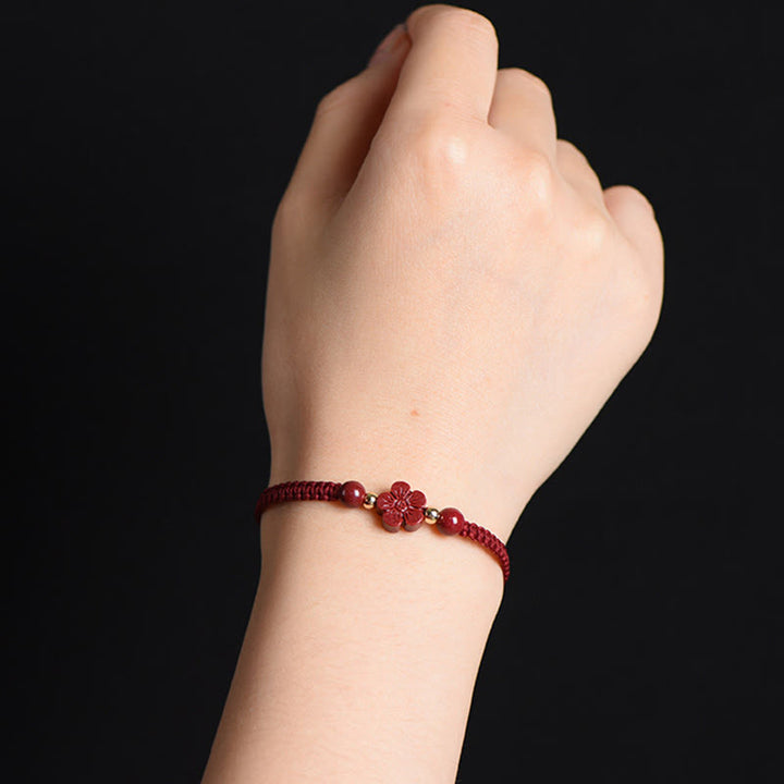 Buddha Stones Quadrifoglio Fiore a cinque petali Cinabro Benedizione Braccialetto con filo rosso