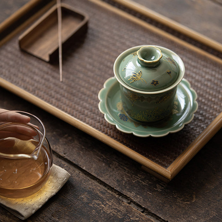 Buddha Stones Porcellana verde Farfalla Fiore Salmone Pesce Ceramica Gaiwan Sancai Tazza da tè Kung Fu Tazza da tè e piattino con coperchio