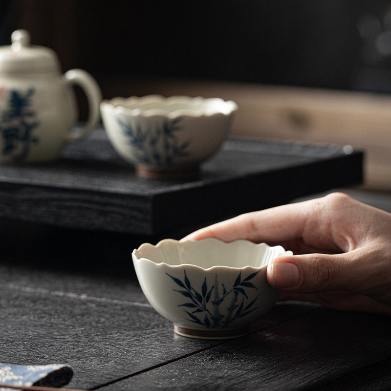Buddha Stones Piccola tazza da tè in ceramica con foglie di bambù blu Tazza da tè Kung Fu Ciotola