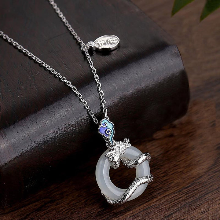 Buddha Stones Anno del Drago Argento Sterling 925 Giada Bianca Hetian Fibbia della Pace Nuvole di Buon Auspicio Collana Pendente di Successo