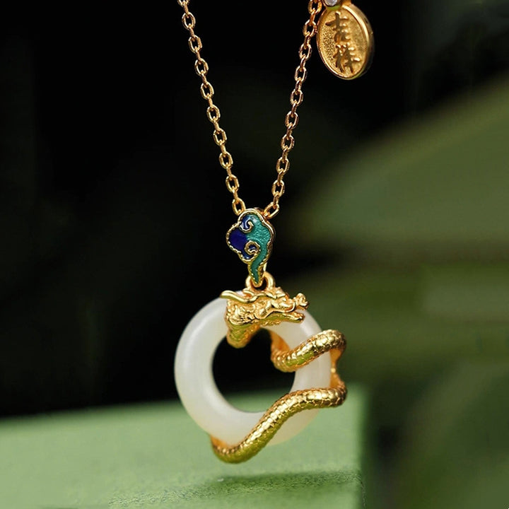 Buddha Stones Anno del Drago Argento Sterling 925 Giada Bianca Hetian Fibbia della Pace Nuvole di Buon Auspicio Collana Pendente di Successo