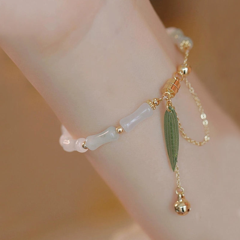 Braccialetto di protezione dalla fortuna con foglia di bambù e giada bianca Hetian placcato oro 14K Buddha Stones