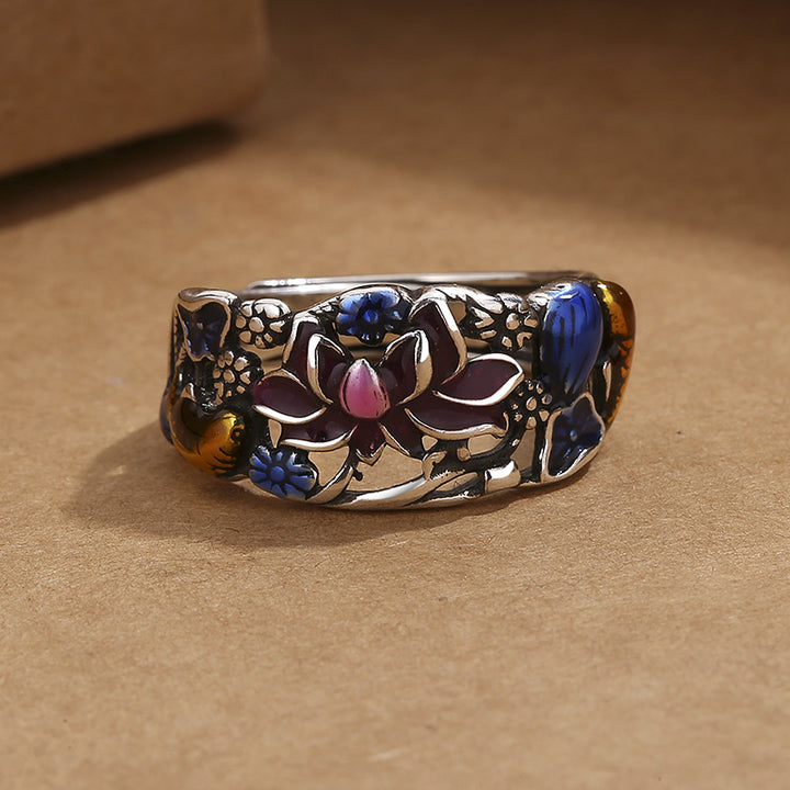 Anello di fortuna e ricchezza con Buddha Stones, pesce koi, fiore di loto e foglia.