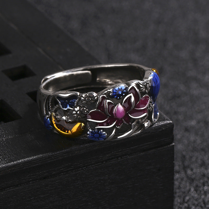 Anello di fortuna e ricchezza con Buddha Stones, pesce koi, fiore di loto e foglia.