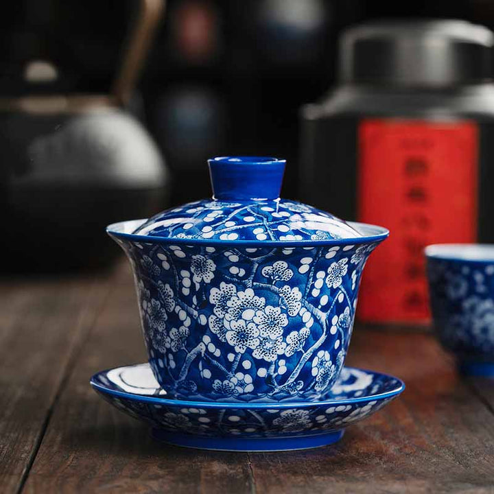Buddha Stones Plum Blossom Blu e Bianco Porcellana Ceramica Gaiwan Sancai Tazza da Tè Kung Fu Tazza da Tè e Piattino con Coperchio 185ml