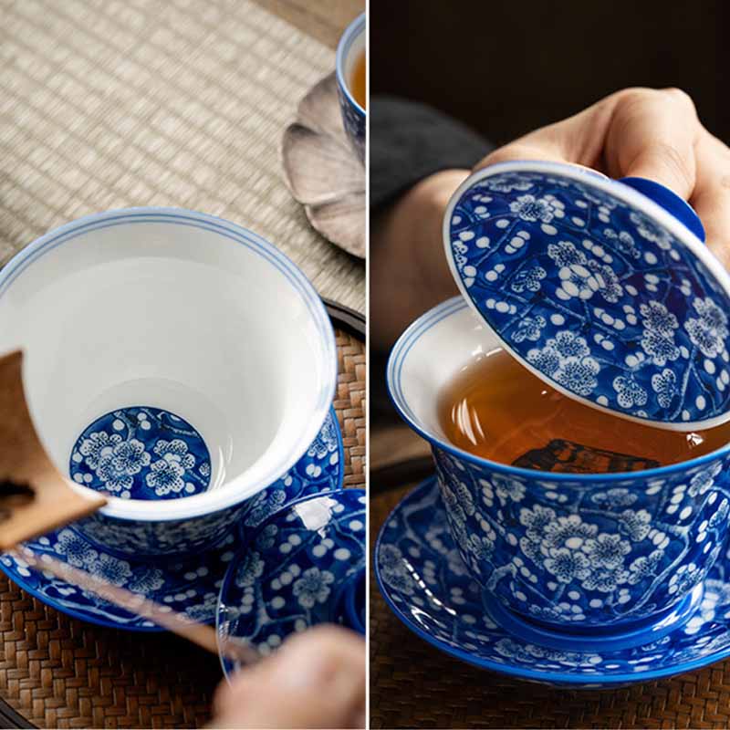 Buddha Stones Plum Blossom Blu e Bianco Porcellana Ceramica Gaiwan Sancai Tazza da Tè Kung Fu Tazza da Tè e Piattino con Coperchio 185ml