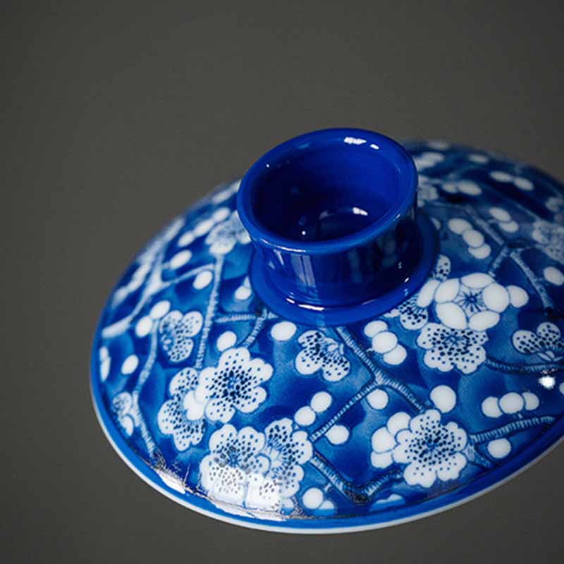 Buddha Stones Plum Blossom Blu e Bianco Porcellana Ceramica Gaiwan Sancai Tazza da Tè Kung Fu Tazza da Tè e Piattino con Coperchio 185ml