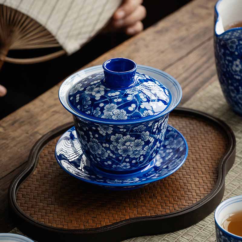 Buddha Stones Plum Blossom Blu e Bianco Porcellana Ceramica Gaiwan Sancai Tazza da Tè Kung Fu Tazza da Tè e Piattino con Coperchio 185ml
